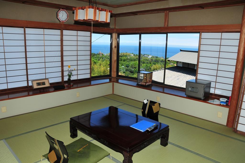 Yokohama Fujiyoshi Izuten Ito  Exterior photo