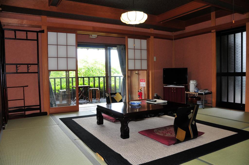 Yokohama Fujiyoshi Izuten Ito  Exterior photo