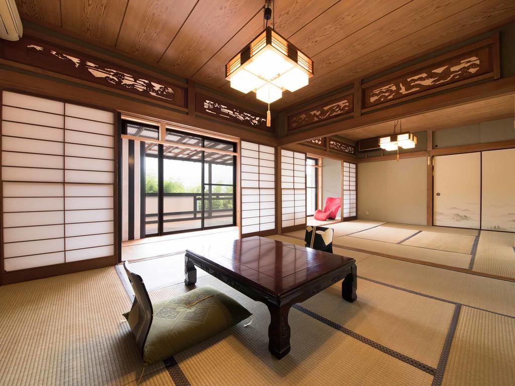 Yokohama Fujiyoshi Izuten Ito  Exterior photo